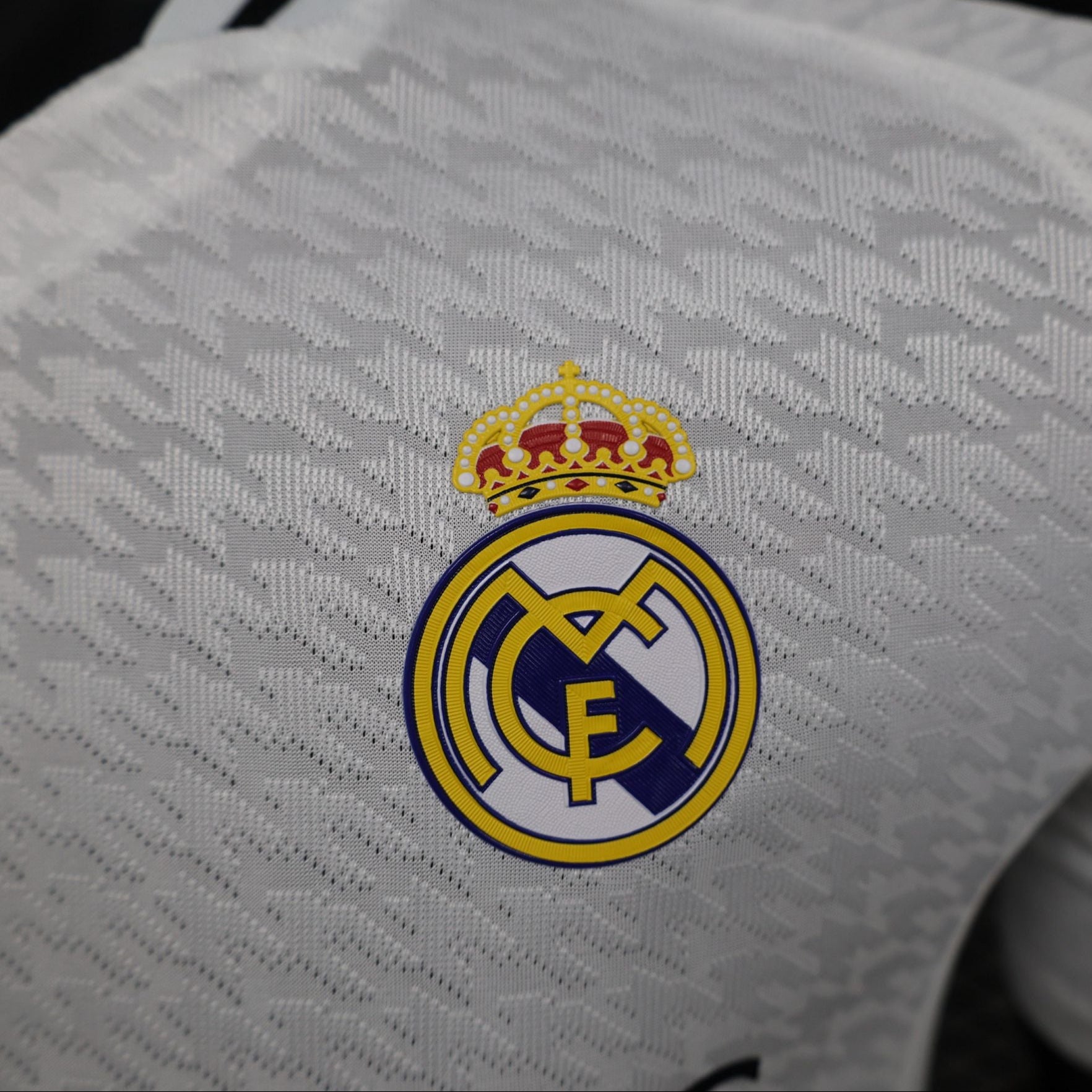 Version Joueur Domicile 24/25 du Real Madrid