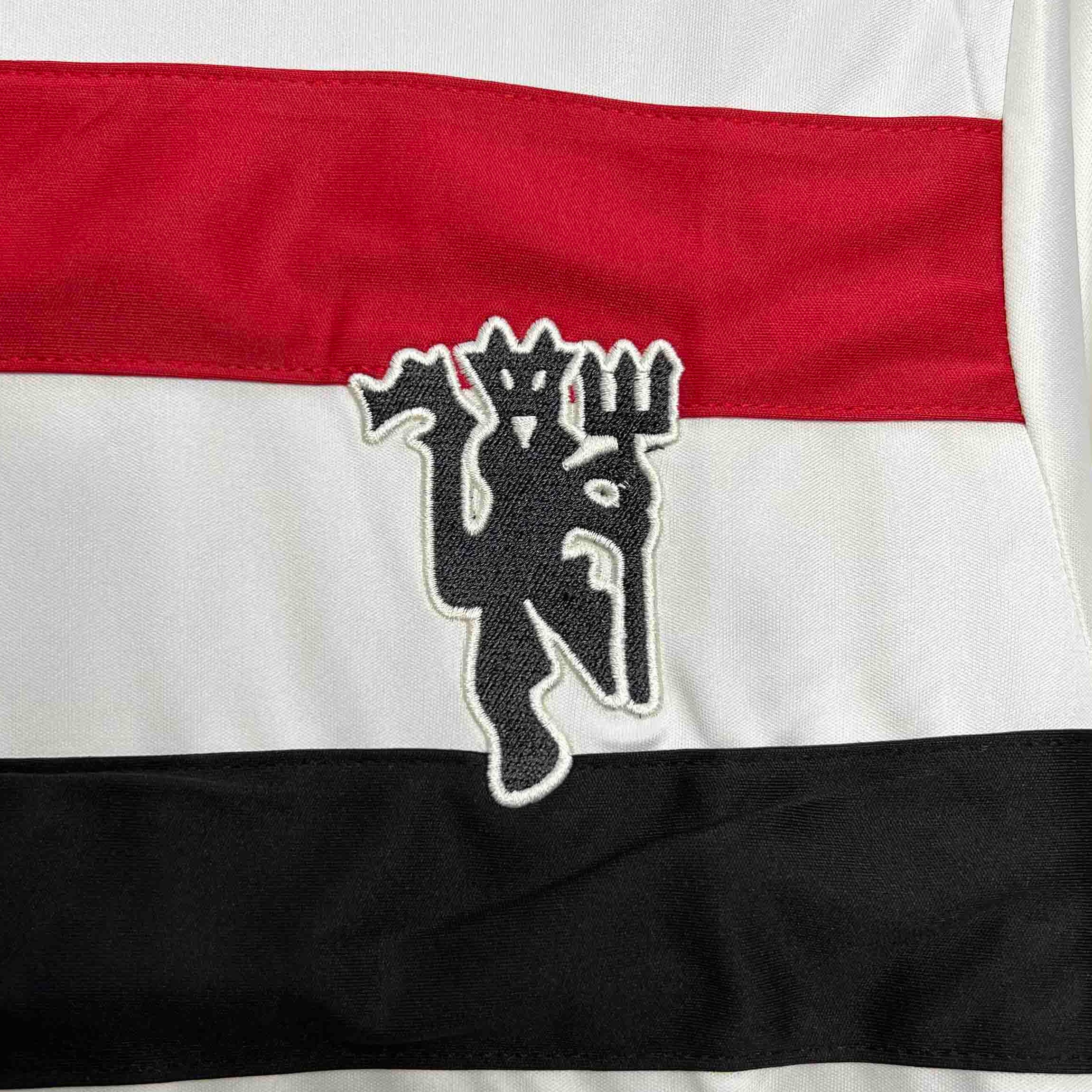 Manchester United 24/25 Tercera