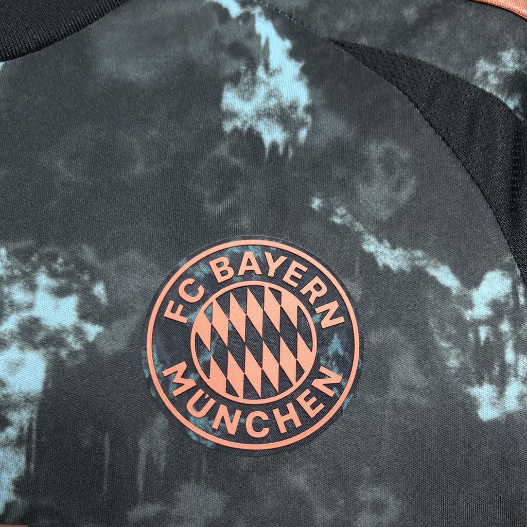Bayern Munich 24/25 Away