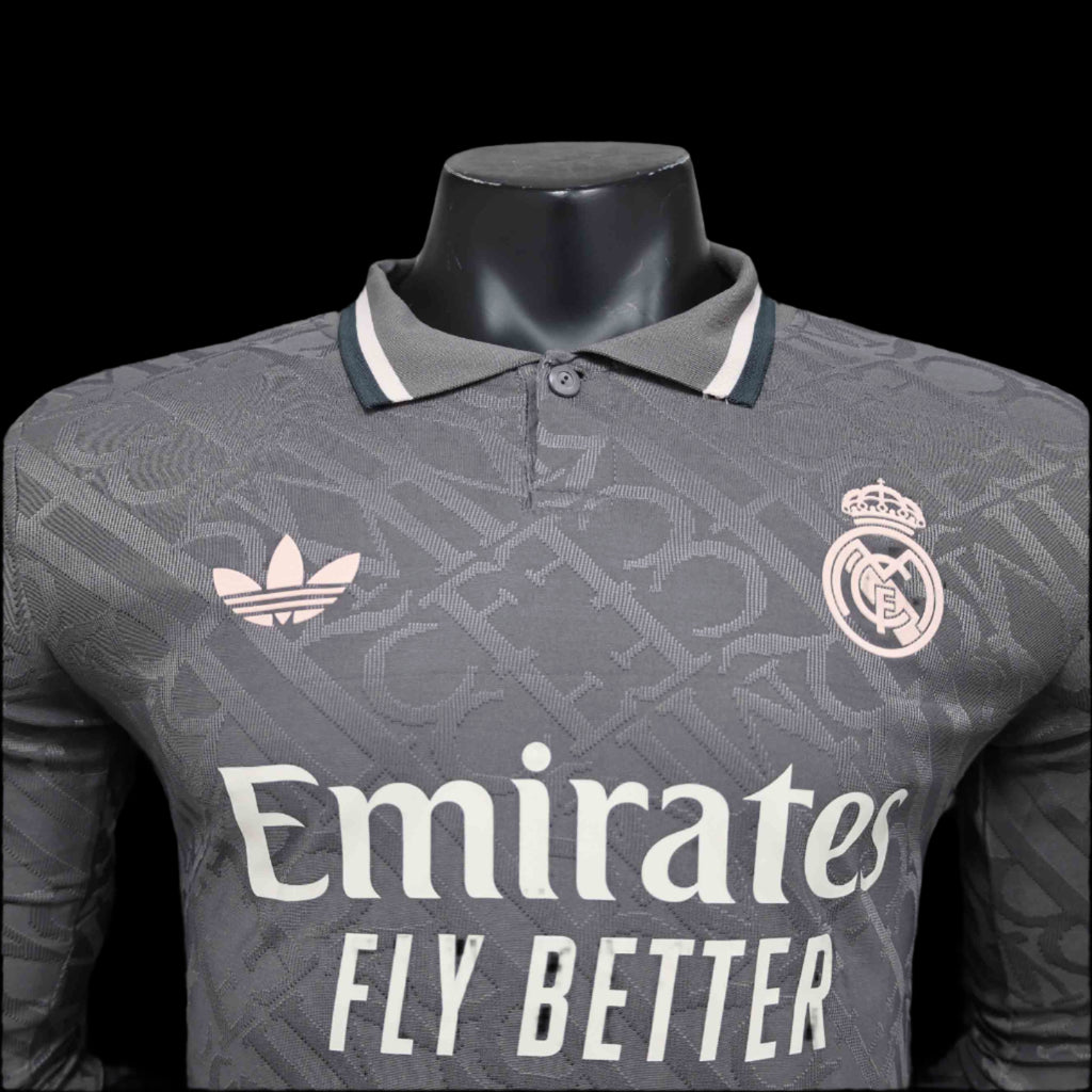 Versión de jugador de manga larga de la tercera equipación del Real Madrid 24/25