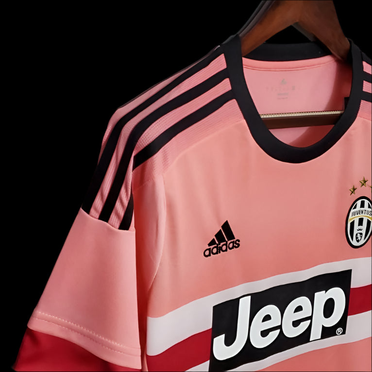 Juventus 15/16 Away